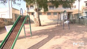 Familias oriolanas recogen más de un millar de firmas para reclamar mejoras en los parques infantiles