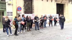 Tercera protesta del AMPA Oriol ante el Ayuntamiento de Orihuela