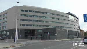 La Audiencia Provincial juzga a un hombre acusado de obligar a su pareja a mantener relaciones sexuales y a tres hombres por 14 robos en Orihuela