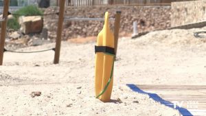 Las playas de Orihuela Costa cuentan con socorristas hasta el 1 de abril