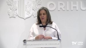 La concejala de Familia de Orihuela asegura que no hay incompatibilidad con su labor docente