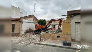 Guardamar ultima la demolición de la vivienda que forma parte de la ampliación del centro de salud