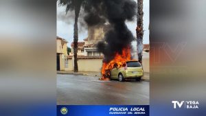 Arde un vehículo en Guardamar del Segura