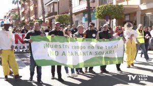 San Miguel de Salinas amplía la flota de autobuses para la protesta en la Subdelegación de Gobierno contra la planta solar