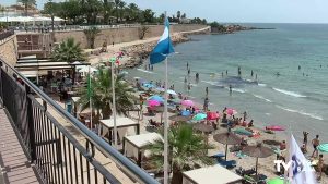 26 banderas azules ondearán este verano en las playas de la Vega Baja