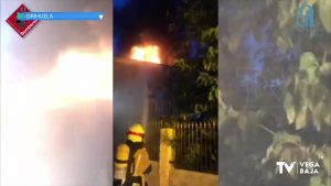 Un incendio esta madrugada calcina una vivienda en Los Desamparados de Orihuela